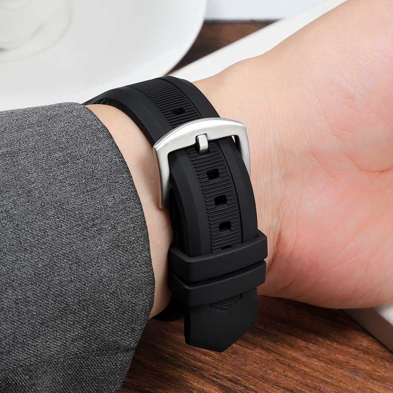 Gekerbtes Silikonkautschuk-Uhr – Rubber Strap Diver Bewertung und Preis
